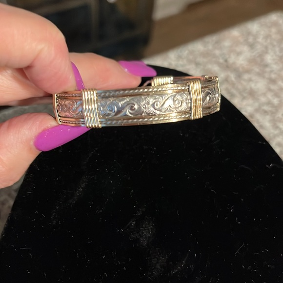 Bangle bracelet - Picture 2 of 10